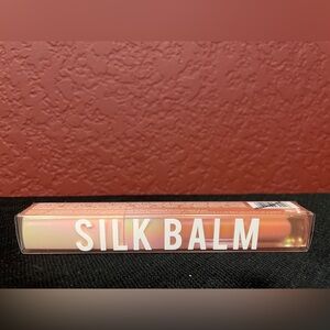 HUDA BEAUTY Silk Balm Hydrating and Nourishing Lip Balm Blush
